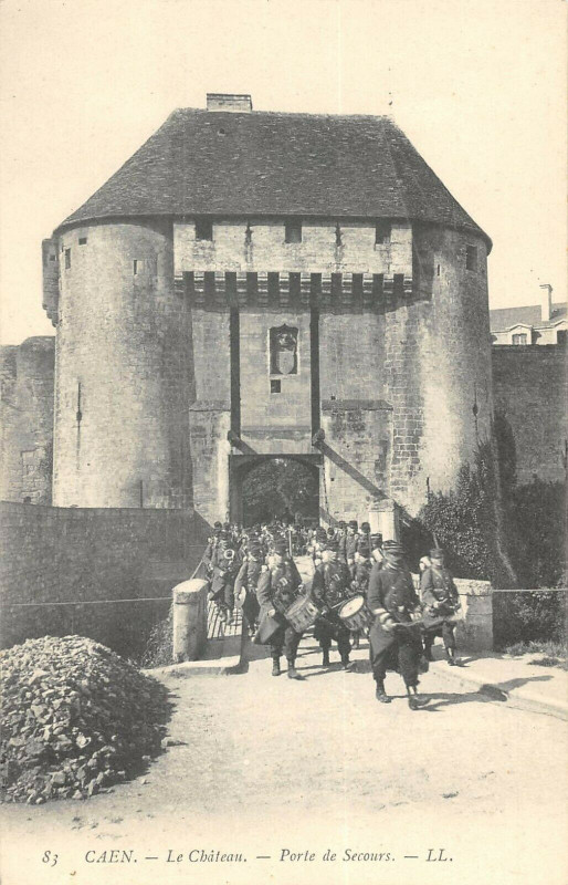 Carte postale ancienne Caen Le Chateau Porte De Secours à Caen