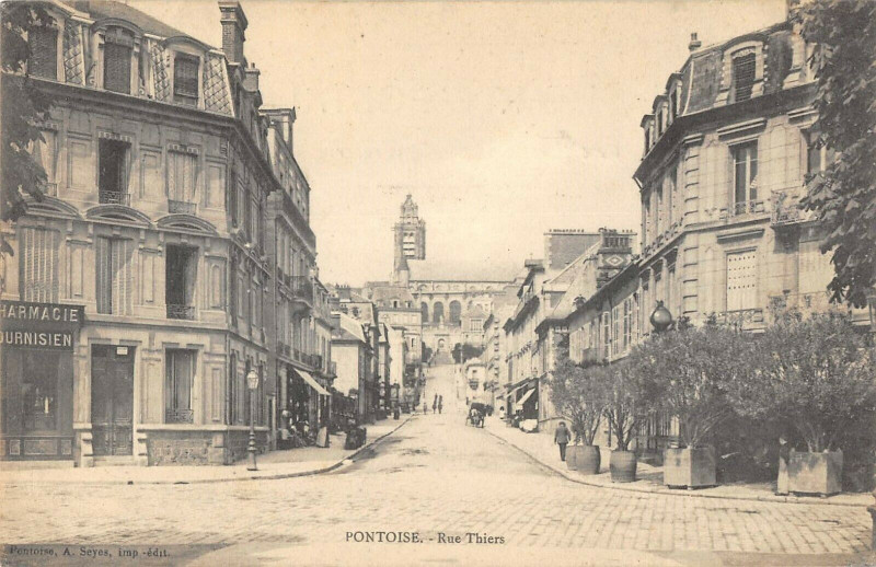 Carte postale ancienne Pontoise Rue Thiers à Pontoise