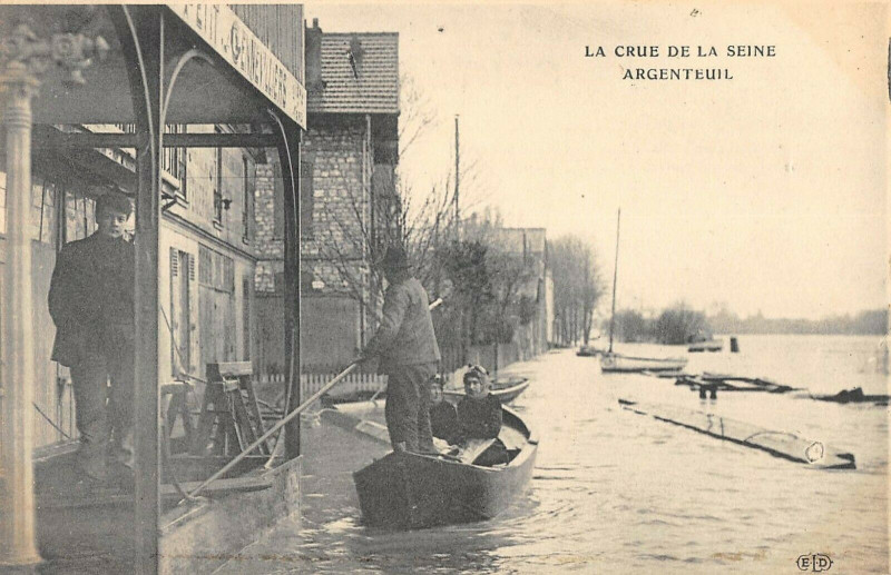 Carte postale ancienne La Crue De La Seine A Argenteuil à Argenteuil