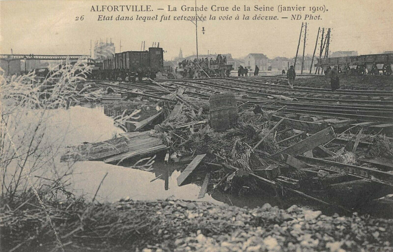 Carte postale ancienne Alfortville La Gde Crue De La Seine Etat Dans Lequel Fut Retrouvee La Voi à Alfortville