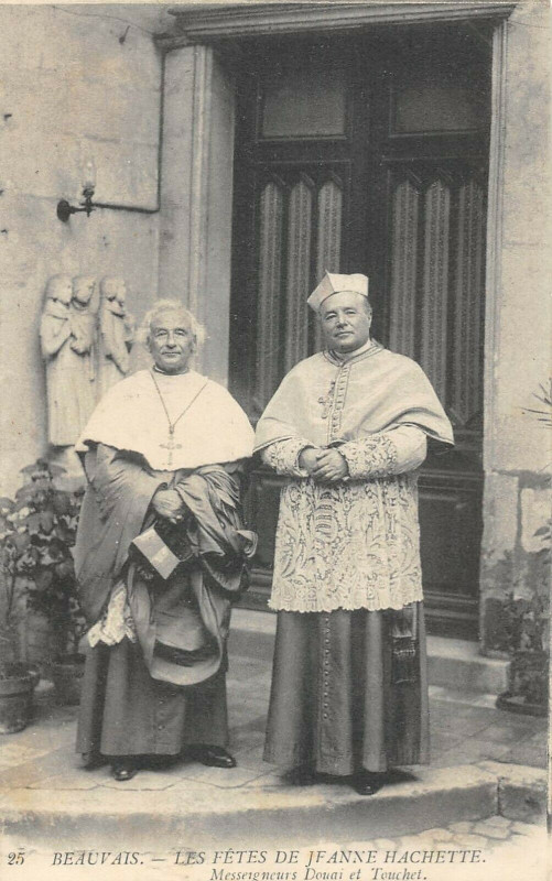 Carte postale ancienne Beauvais Fetes De Jeanne Hachette Mgrs Douai Et Touchet à Beauvais