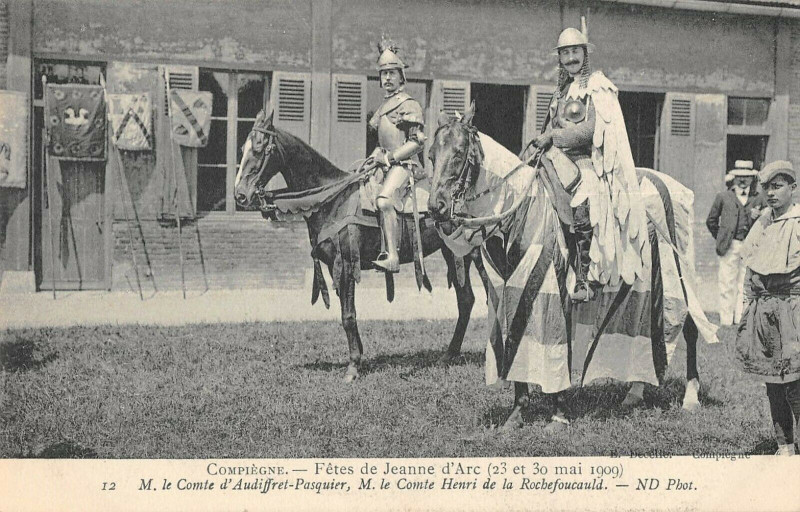 Carte postale ancienne Compiegne Fetes De Jeanne D'Arc Mr Le Comte D'Audiffret à Compiègne