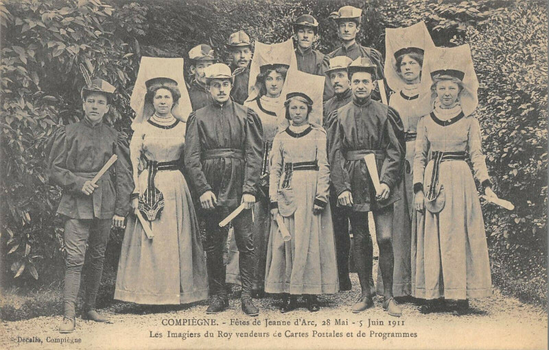 Carte postale ancienne Compiegne Fetes De Jeanne Vendeurs De Cartes Postales Programmes à Compiègne
