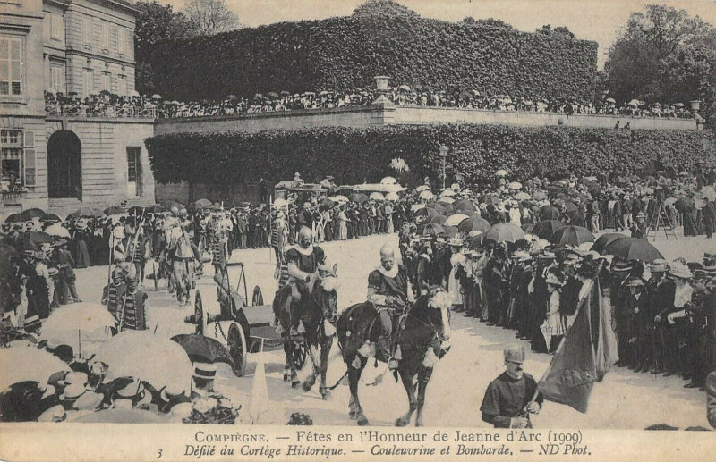 Carte postale ancienne Compiegne Fetes De Jeanne D'Arc Couleuvrine Et Bombarde à Compiègne