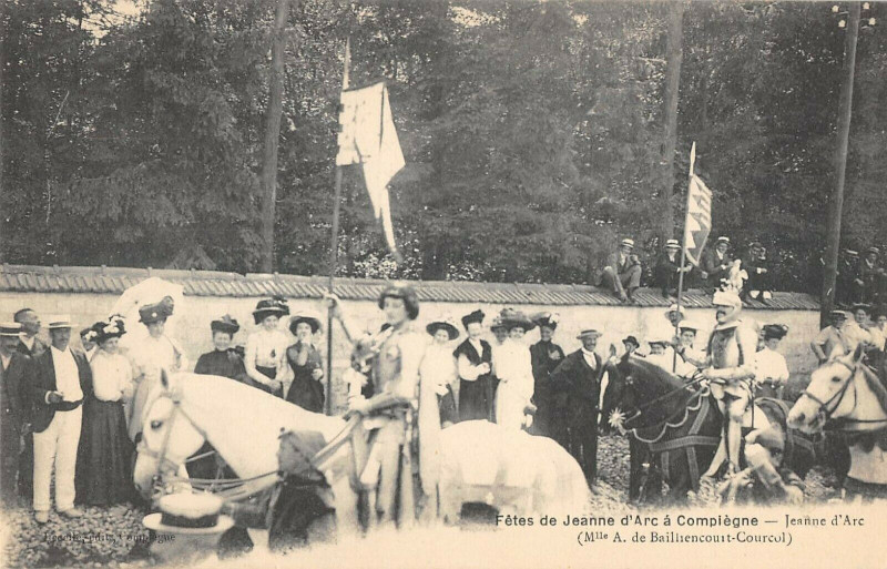 Carte postale ancienne Compiegne Fetes De Jeanne D'Arc à Compiègne