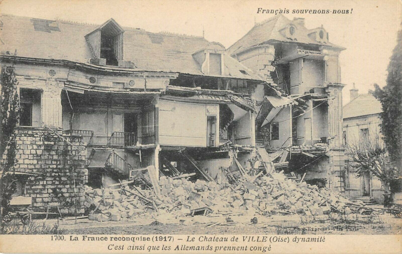 Carte postale ancienne Le Chateau De Ville Dynamite à Ville