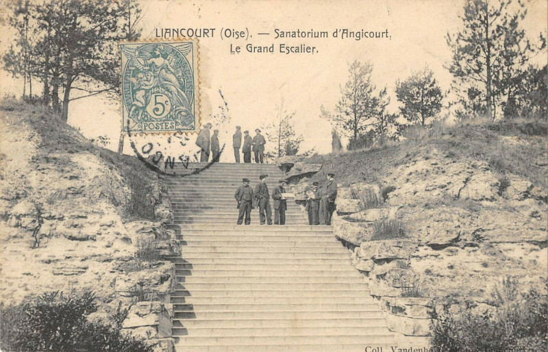 Carte postale ancienne Liancourt Sanatorium Angicourt Le Grand Escalier à Liancourt