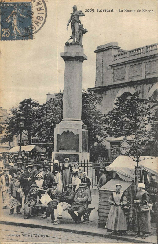 Carte postale ancienne Lorient La Statue Bisson à Lorient