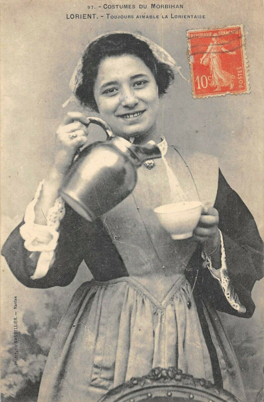 Carte postale ancienne Lorient Toujours Aimable La Lorientaise à Lorient