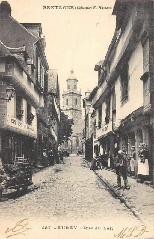 Carte postale ancienne Auray Rue Du Lait à Auray