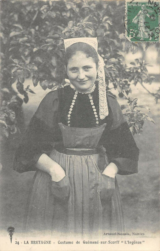 Carte postale ancienne Costume De Guemene Sur Scorff L'Ingenue
