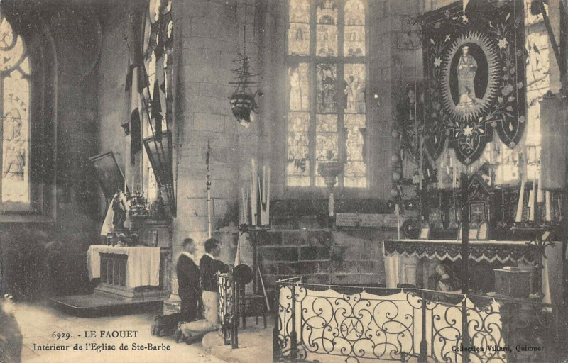 Carte postale ancienne Le Faouet Interieur De L'Eglise Sainte-Barbe