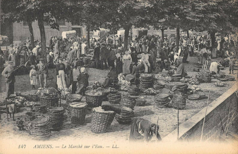 Carte postale ancienne Amiens Le Marche Sur L'Eau à Amiens