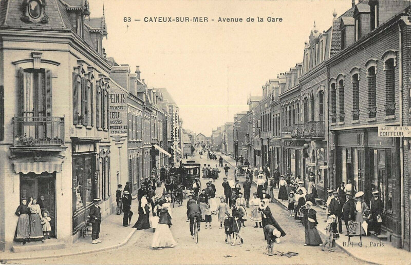 Carte postale ancienne Cayeux Avenue De La Gare à Y