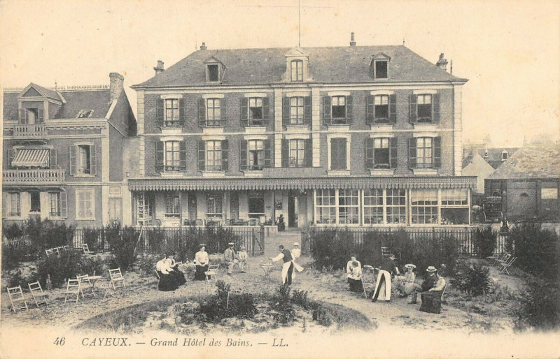 Carte postale ancienne Cayeux Gd Hotel Des Bains à Y
