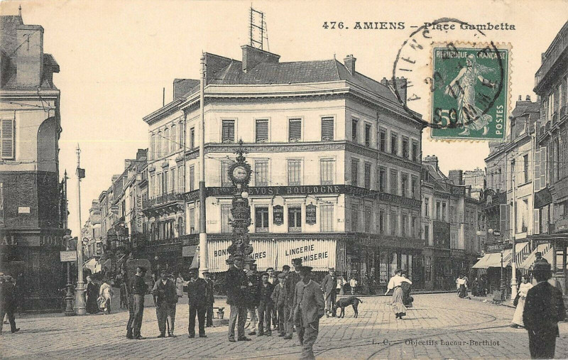 Carte postale ancienne Amiens Place Gambetta à Amiens