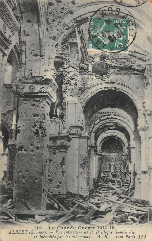 Carte postale ancienne Albert Vue Interieure De La Basilique à Albert