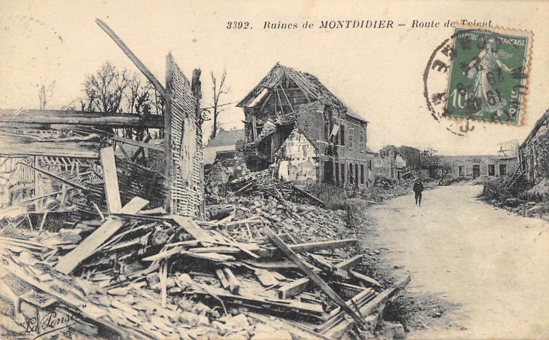 Carte postale ancienne Ruines De Montdidier Route De Tricot à Montdidier