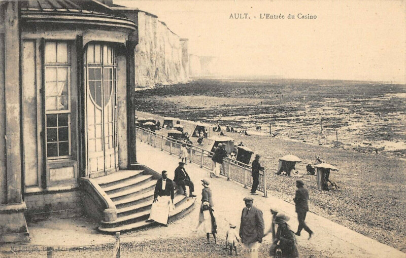 Carte postale ancienne Ault L'Entree Du Casino à Ault