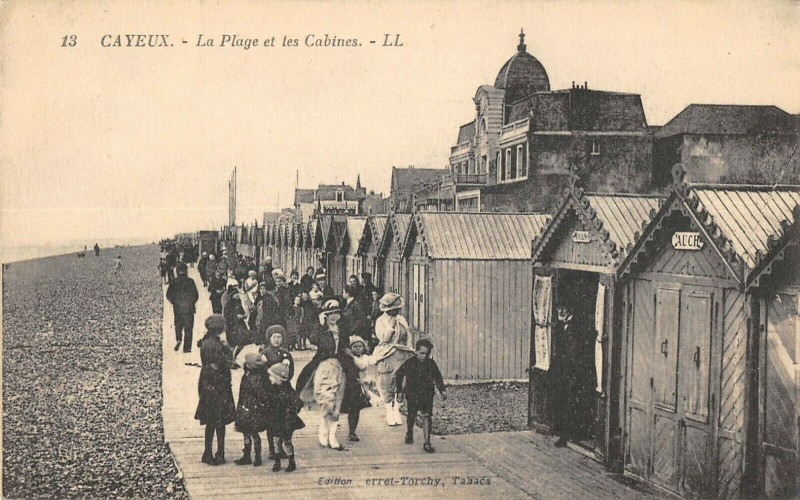 Carte postale ancienne Cayeux La Plage Et Les Cabines à Y