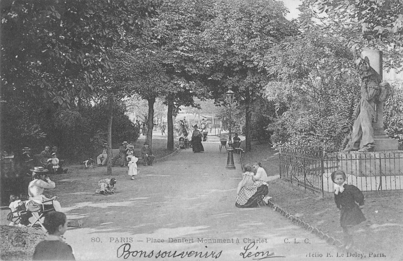Carte postale ancienne Place Denfert - Monument à Charlet à Paris 14e