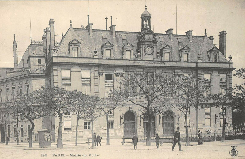 Carte postale ancienne Mairie du XIIIme à Paris 13e