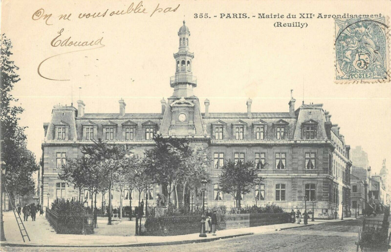 Carte postale ancienne Mairie du XIIe Arrondissement (Reuilly) à Paris 12e