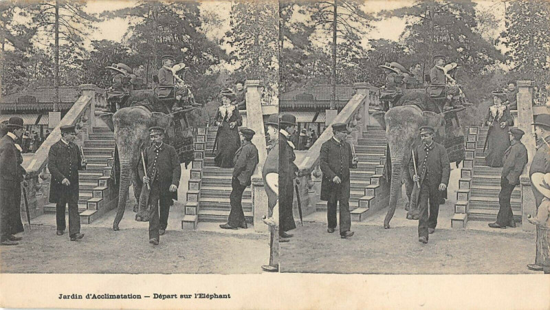 Carte postale ancienne Jardin d'Acclimatation - Départ de L'Eléphant à Neuilly-sur-Seine