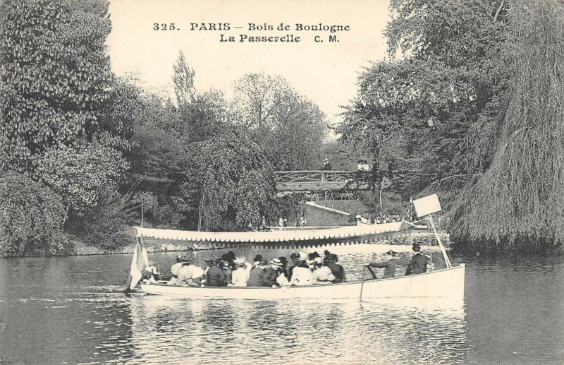 Carte postale ancienne Bois de Boulogne - La Passerelle à Paris
