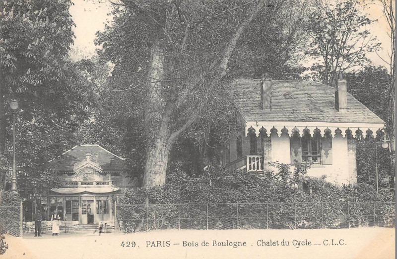 Carte postale ancienne Bois de Boulogne - Chalet du Cycle à Paris 16e
