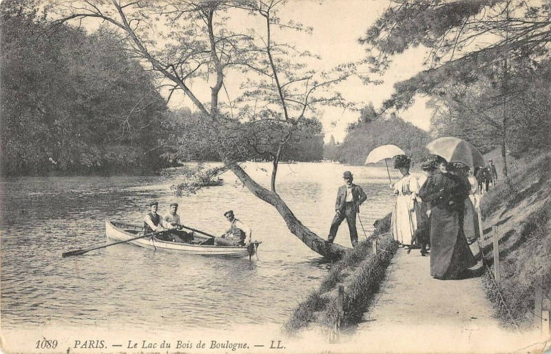 Carte postale ancienne Le Lac du Bois de Boulogne à Paris