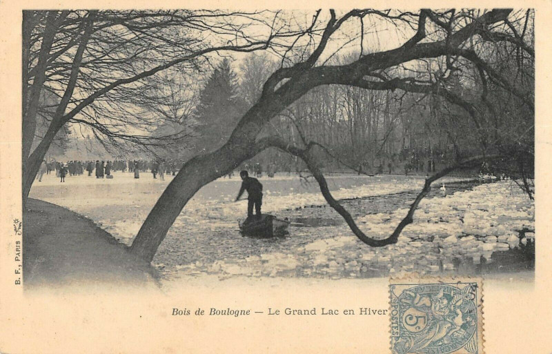 Carte postale ancienne Bois de Boulogne - Le Grand Lac en Hiver à Paris 16e