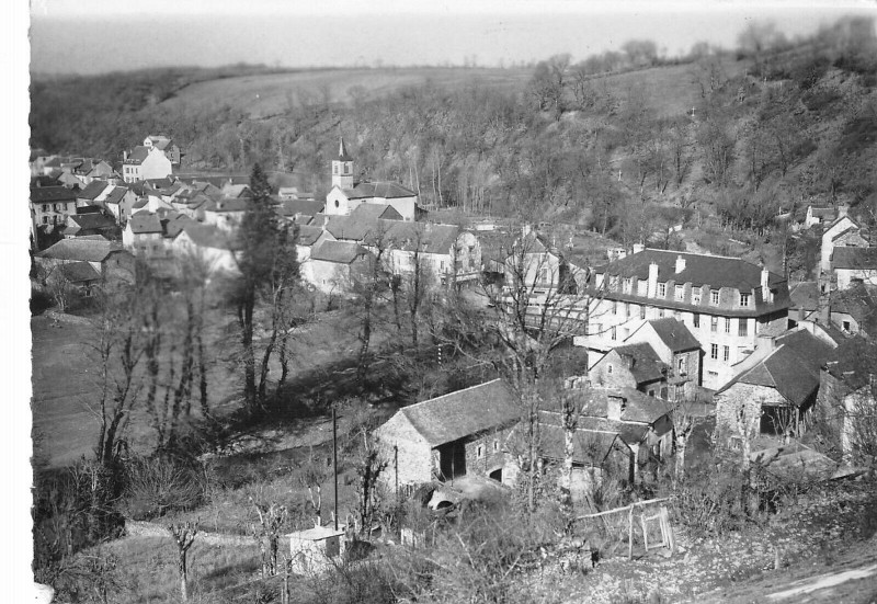 Carte postale ancienne Pont De Salars Vue Generale à Pont-de-Salars