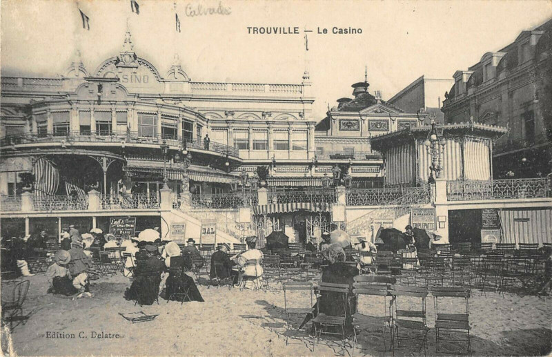 Carte postale ancienne Trouville Le Casino