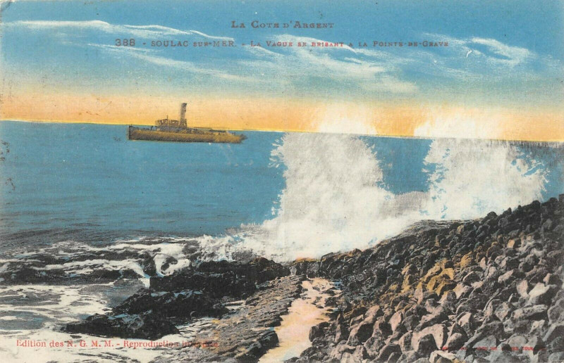 Carte postale ancienne Soulac La Vague Se Brisant A La Pointe De Grave