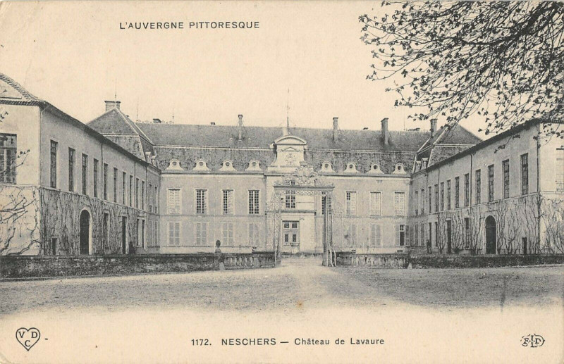 Carte postale ancienne Neschers Chateau De Lavaure à Neschers