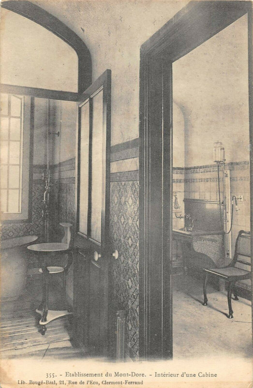 Carte postale ancienne Etablissement Du Mont Dore Interieur D'Une Cabine à Mont-Dore