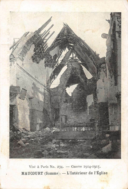 Carte postale ancienne Maucourt Interieur Eglise à Maucourt