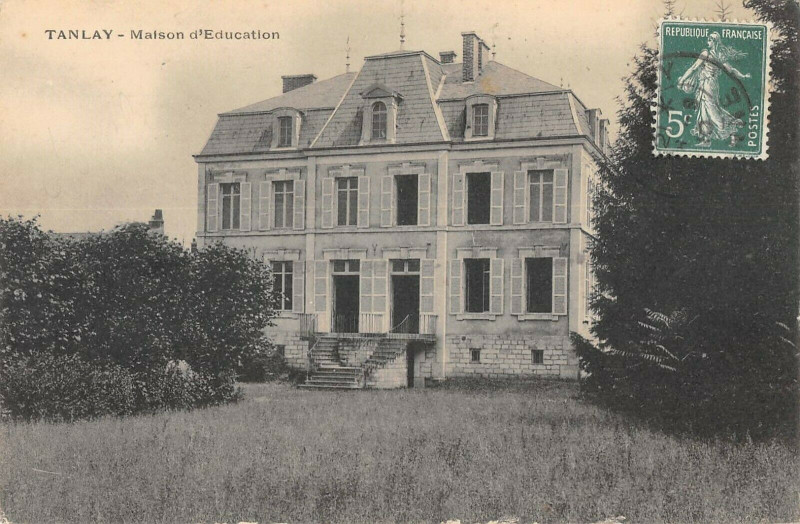 Carte postale ancienne Tanlay Maison D'Education à Tanlay