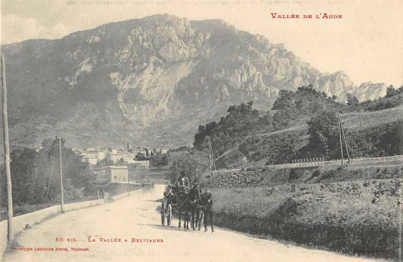 Carte postale ancienne Vallee De L'Aude La Vallee A Belvianes Attelage