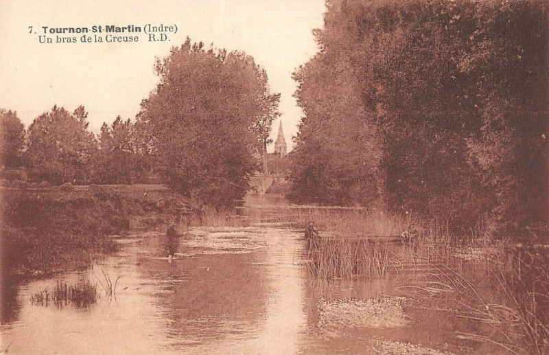 Carte postale ancienne Tournon Saint Martin Un Bras De La Creuse à Tournon-Saint-Martin