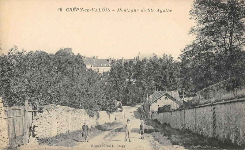 Carte postale ancienne Crepy En Vallois Montagne Sainte-Agathe