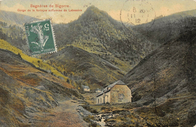 Carte postale ancienne Bagneres De Bigorre Gorge De La Fontaine Sulfureuse De Labassere à Labassère