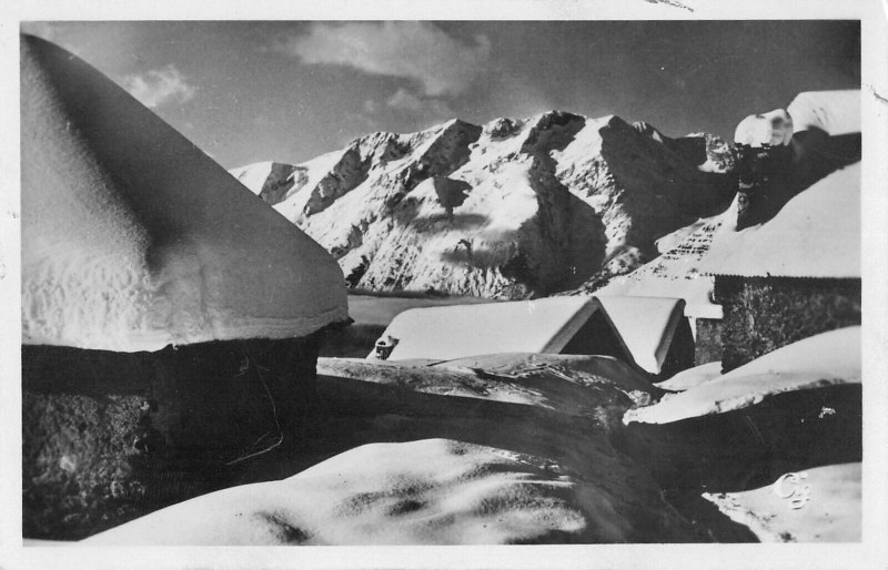 Carte postale ancienne Chalets De L'Alpe D'Huez Taillefer
