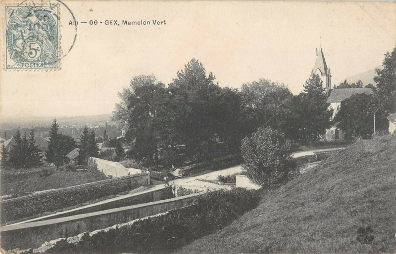 Carte postale ancienne Gex Mamelon Vert à Gex