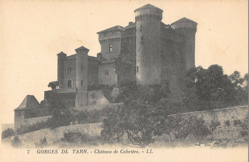 Carte postale ancienne Gorges Du Tarn Chateau De Cabriere