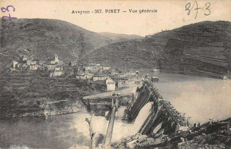 Carte postale ancienne Pinet Vue Generale