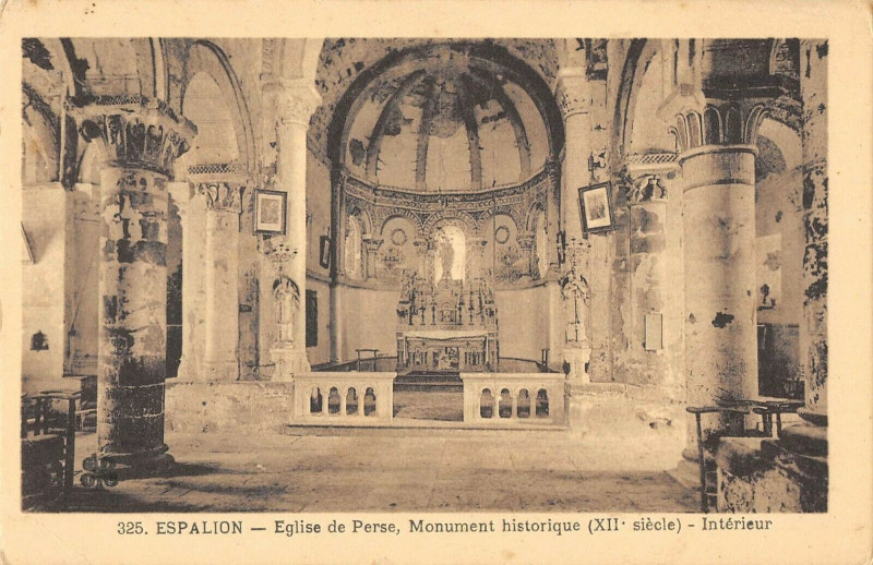 Carte postale ancienne Espalion Eglise De Perse à Espalion