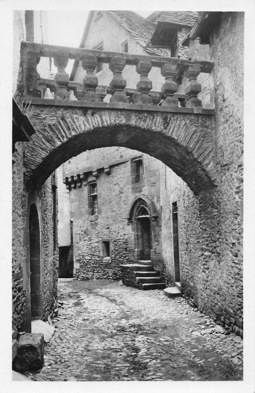 Carte postale ancienne Estaing Vieux Pont Et Vieilles Maisons à Estaing