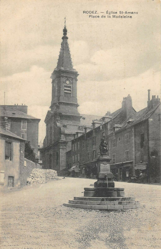Carte postale ancienne Rodez Place De La Madeleine à Rodez